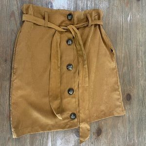 NWTButton front skirt